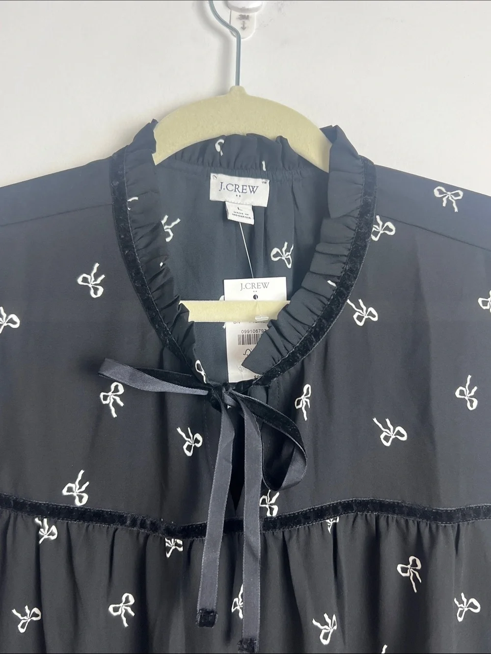 NEW J. Crew Large Black White Bow-Print Ruffle Velvet Trim Tie-Neck Blouse‎ Top